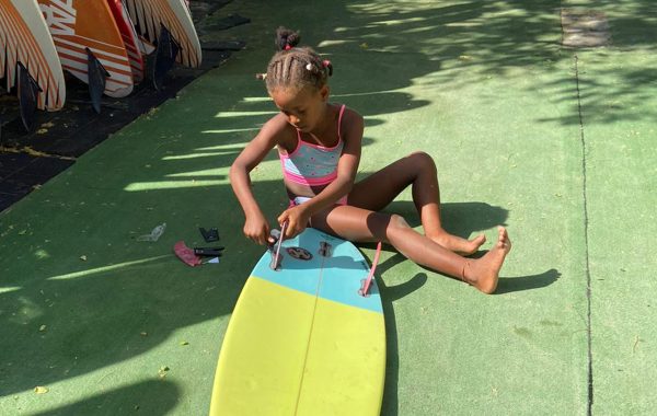 Amigos del mar : le surf pour intégration scolaire des enfants