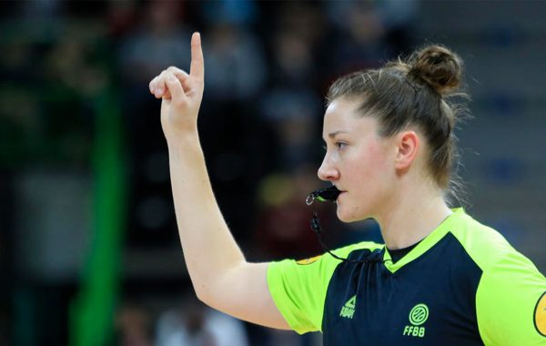 Laure Coanus devient arbitre internationale de basket