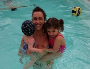 Clémence Clerc jongle entre le water polo et la vie de maman