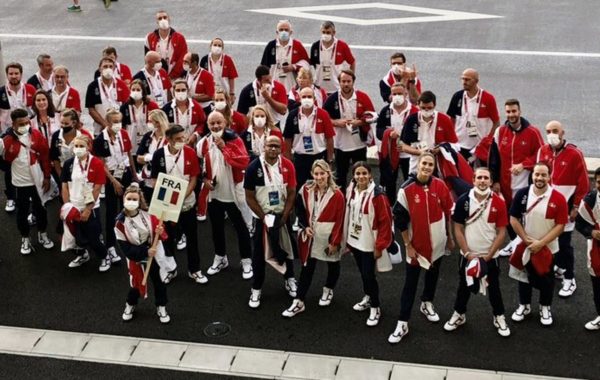 La France achève ces Jeux olympiques avec 33 médailles, dont 18 remportées par des femmes.