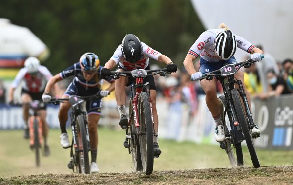 La Suissesse Sina Frei s'est imposée en VTT short-track aux championnats du monde.