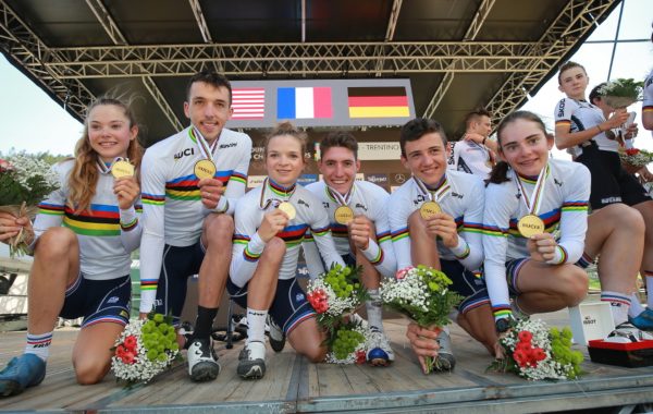 L'équipe de France de VTT relai mixte est championne du monde