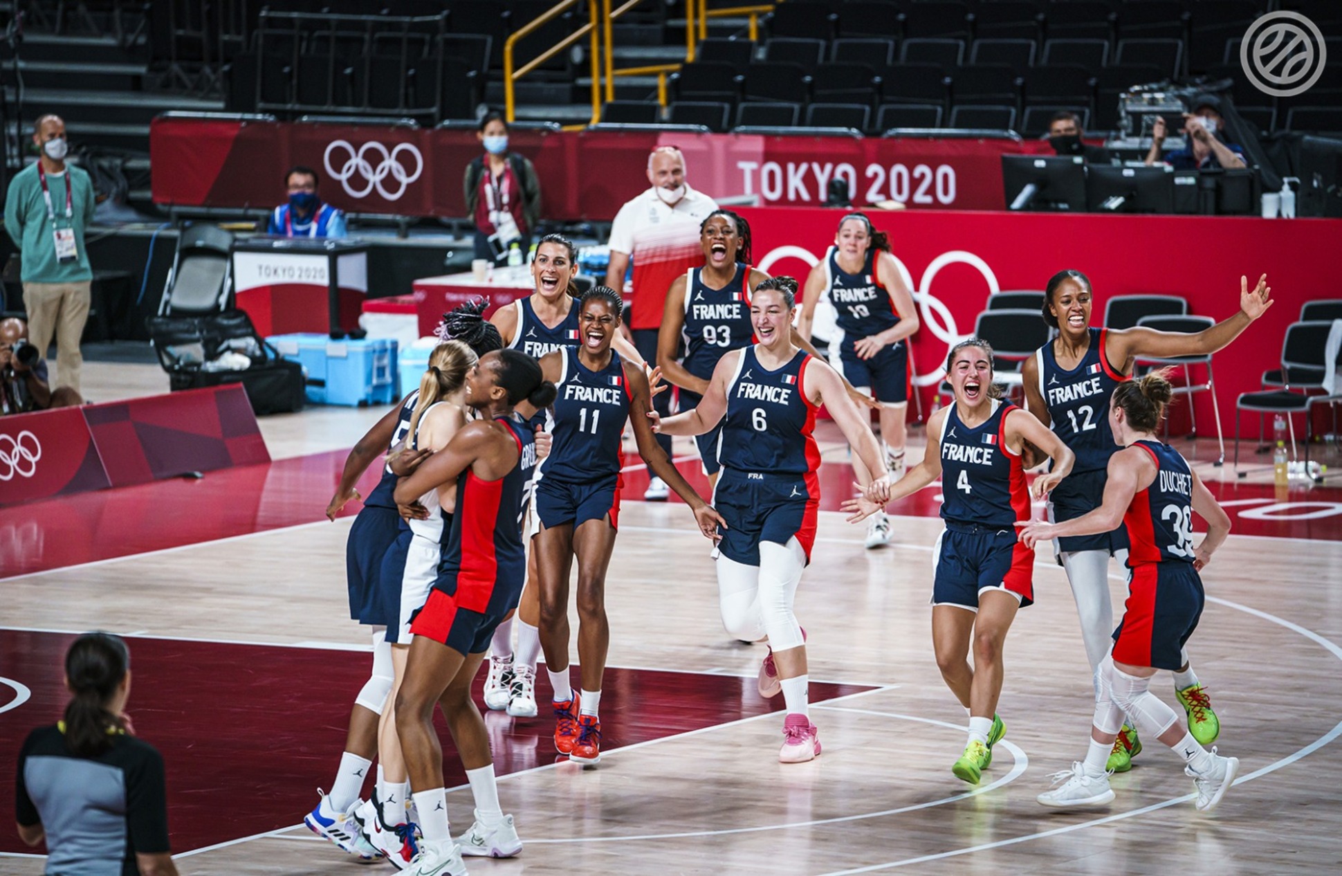 L'équipe de France de basket savoure sa médaille de bronze