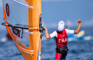 Sur le bassin nippon, Charline Pion célèbre sa victoire