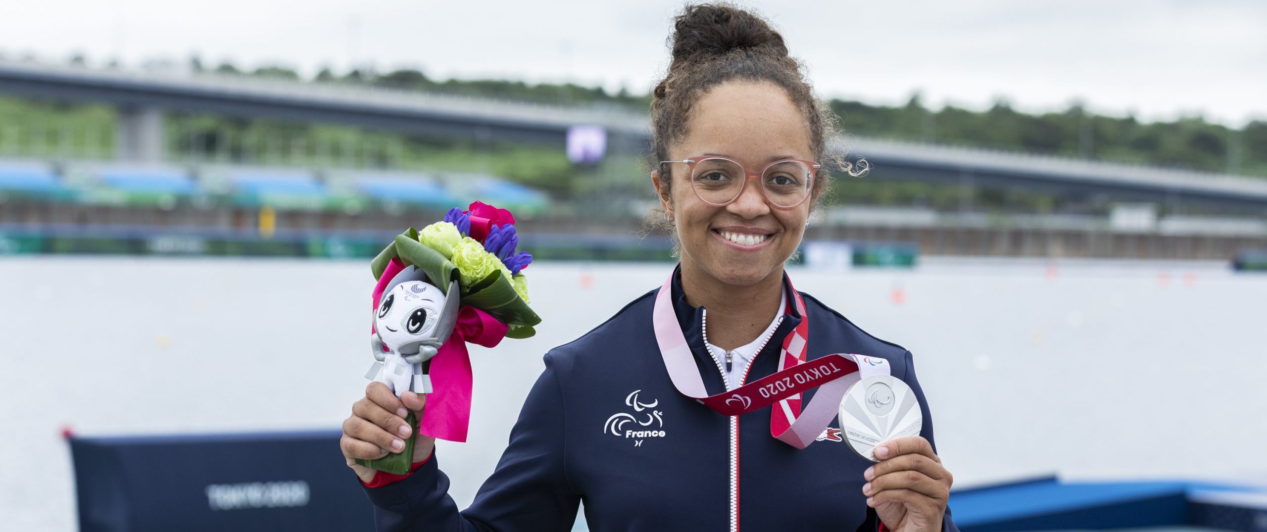 A 22 ans, pour ses premiers jeux paralympiques, Nélia Barbosa décroche la médaille d'argent en para canoë, sur 200m KL3.