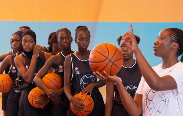 Abby Gaye organise des camps au Sénégal pour lutter contre le colorisme