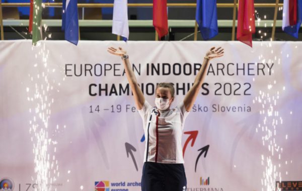 Lisa Barbelin a décroché le titre de championne d'Europe de tir à l'arc