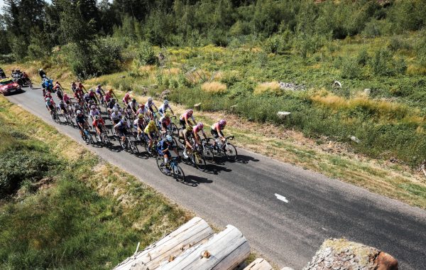 Tour de France Femmes avec Zwift étape 8 Lure La Super Planche des Belles Filles