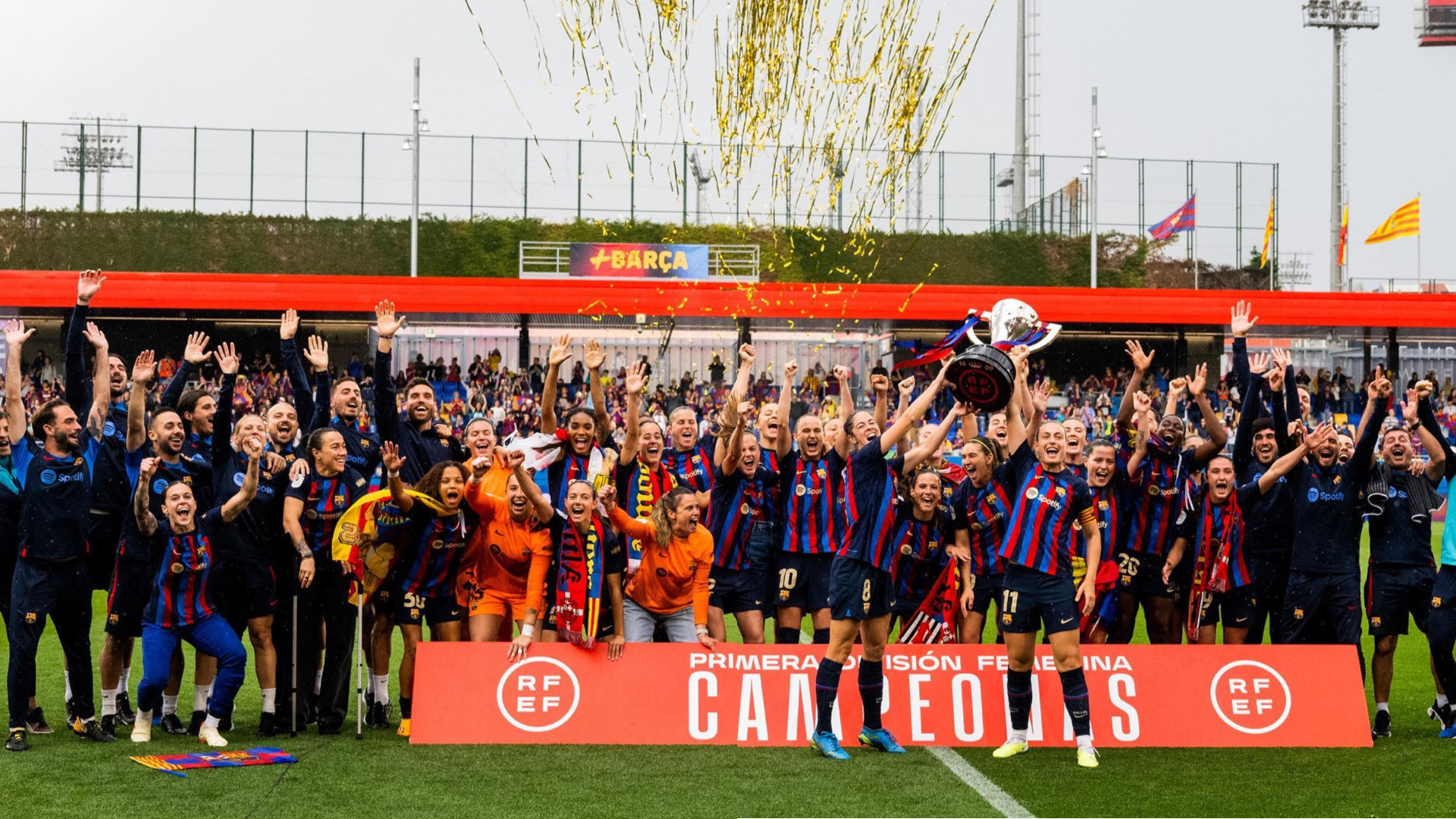 Les joueuses du FC Barcelone célèbrent leur 4ème Liga consécutive @FCBarcelona