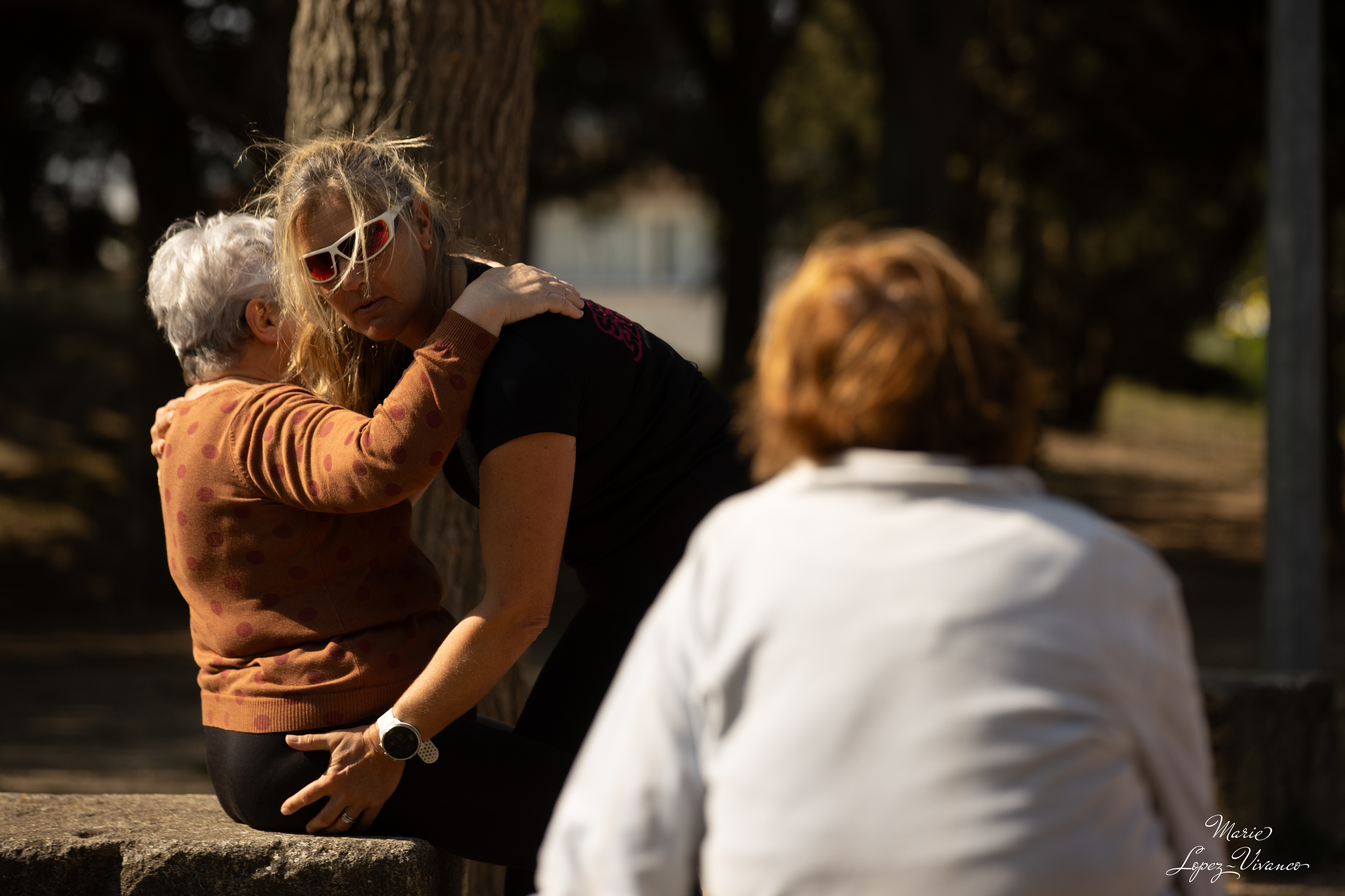 Nadine Poncept agit auprès des seniors @Marie Lopez-Vivanco / @marielopezvivanco