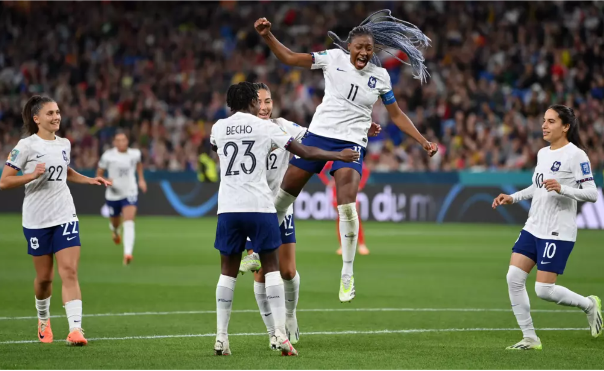 Les shorts de l'équipe de France de football ont eux aussi évolué comme le prouve ce nouveau short pour la Coupe du monde