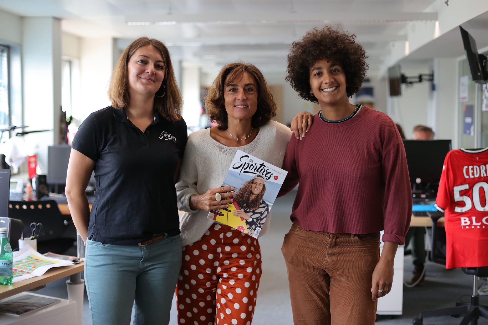 Mejdaline Mhiri, Nathalie Iannetta et Tahnée Lautre, lors de l’enregistrement de l’épisode du podcast Les Sportives. Photo par Marie Lopez-Vivanco.