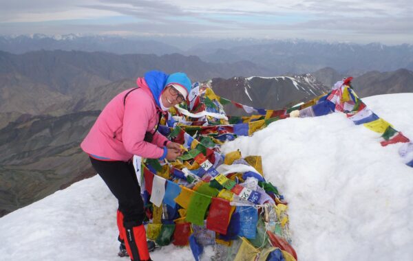 Au commet sommet du Stok Kangri en Inde (Himalaya, 6153 m)