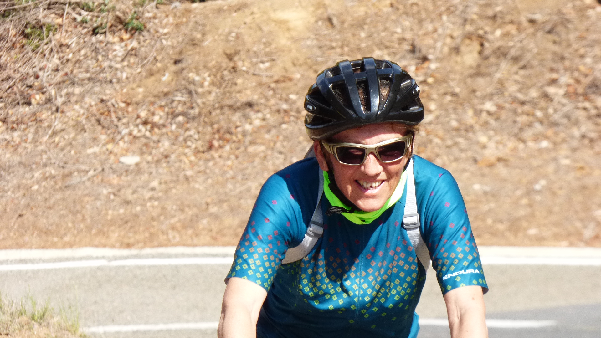 Françoise Tremblay dans ses aventures à vélo. Elle a fait du cyclotourisme son crédo.